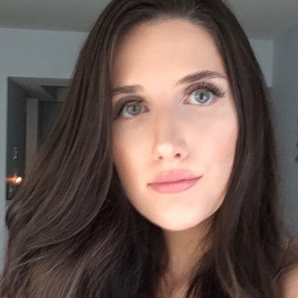 Meet your Posher, Jenessa - Picture 1 of 1